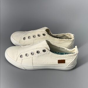 Blowfish Cream Slip-On Sneakers Malibu Play‎ Women’s Size 9